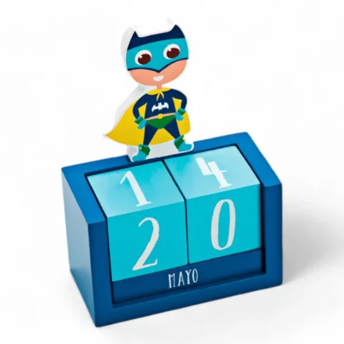 D-1726-Calendario Madera Super Héroe Azul